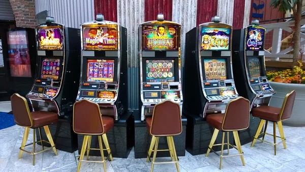 Payment method selection showing DANA OVO QRIS options